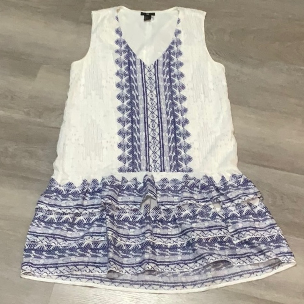 H&M Ladies Size 8 Summer Dress - Blue and White.  New - no tags.
